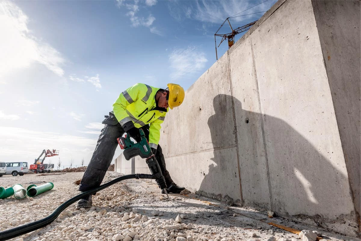 Metabo KHA 18V LTX BL 40 Cordless Hammer 600752840 3 Metabo KHA 18V LTX BL 40 Cordless Hammer 600752840 - Image 3