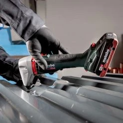 Metabo NIV 18 LTX BL 1.6 - 18V Cordless Nibbler (Bare Tool) 601614850 6 Metabo NIV 18 LTX BL 1.6 - 18V Cordless Nibbler (Bare Tool) 601614850 -Ingersoll Rand Sales Shop 23876 3 3awxxzssvm4k5l1w